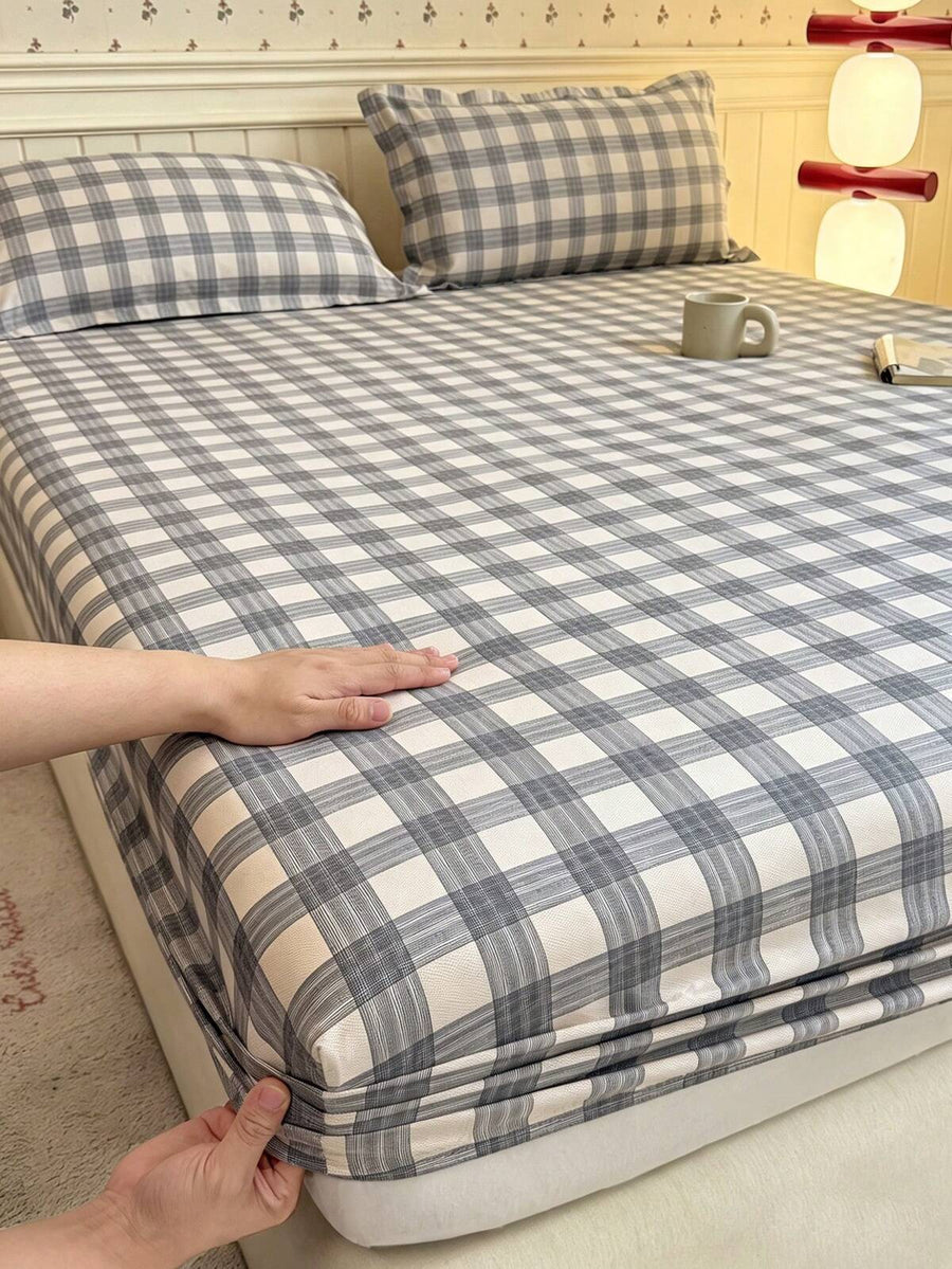 Plaid Fitted Sheet 3 Pieces Set, Includes 1 Fitted Sheet And 2 Pillowcases, No Fill, Soft And Comfortable Bedding, Dust-Proof And Stain-Resistant Mattress Protector, Suitable For Dorms, Bedrooms And Home Use, Multiple Size Options, All Seasons